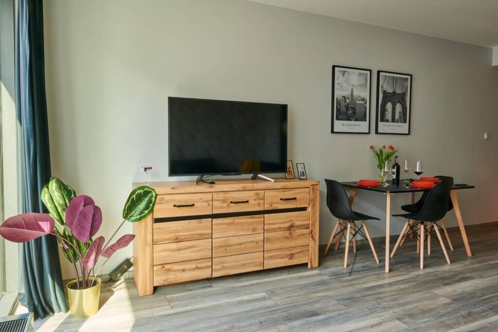 Easy Rent Apartments - Crystal لوبلين المظهر الخارجي الصورة
